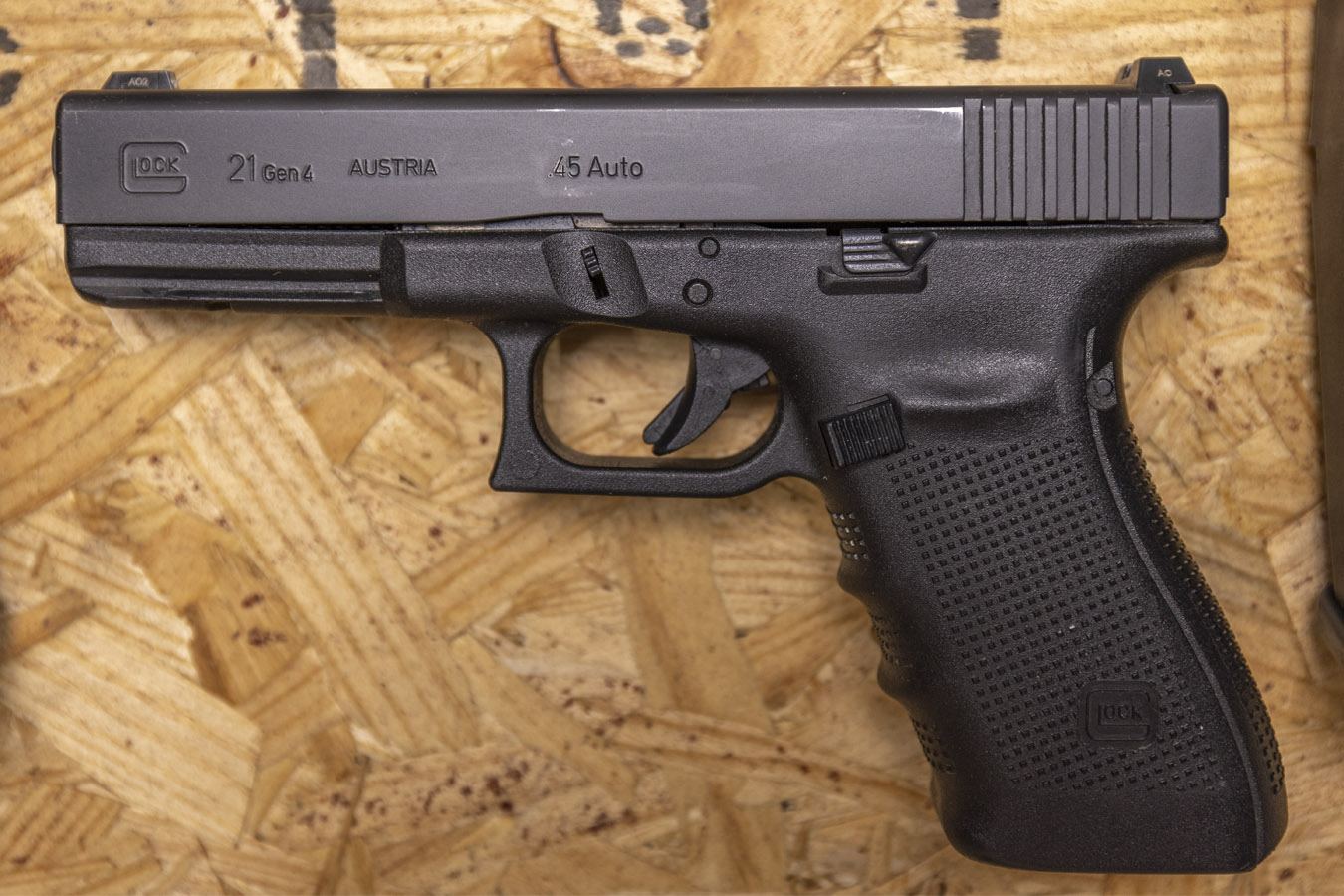 GLOCK 21 Gen4 45 ACP Police Trade-In Pistols with Night Sights (Very Good Condition)